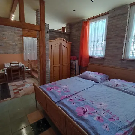 Apartment Retfoldi Apartman Zamárdi